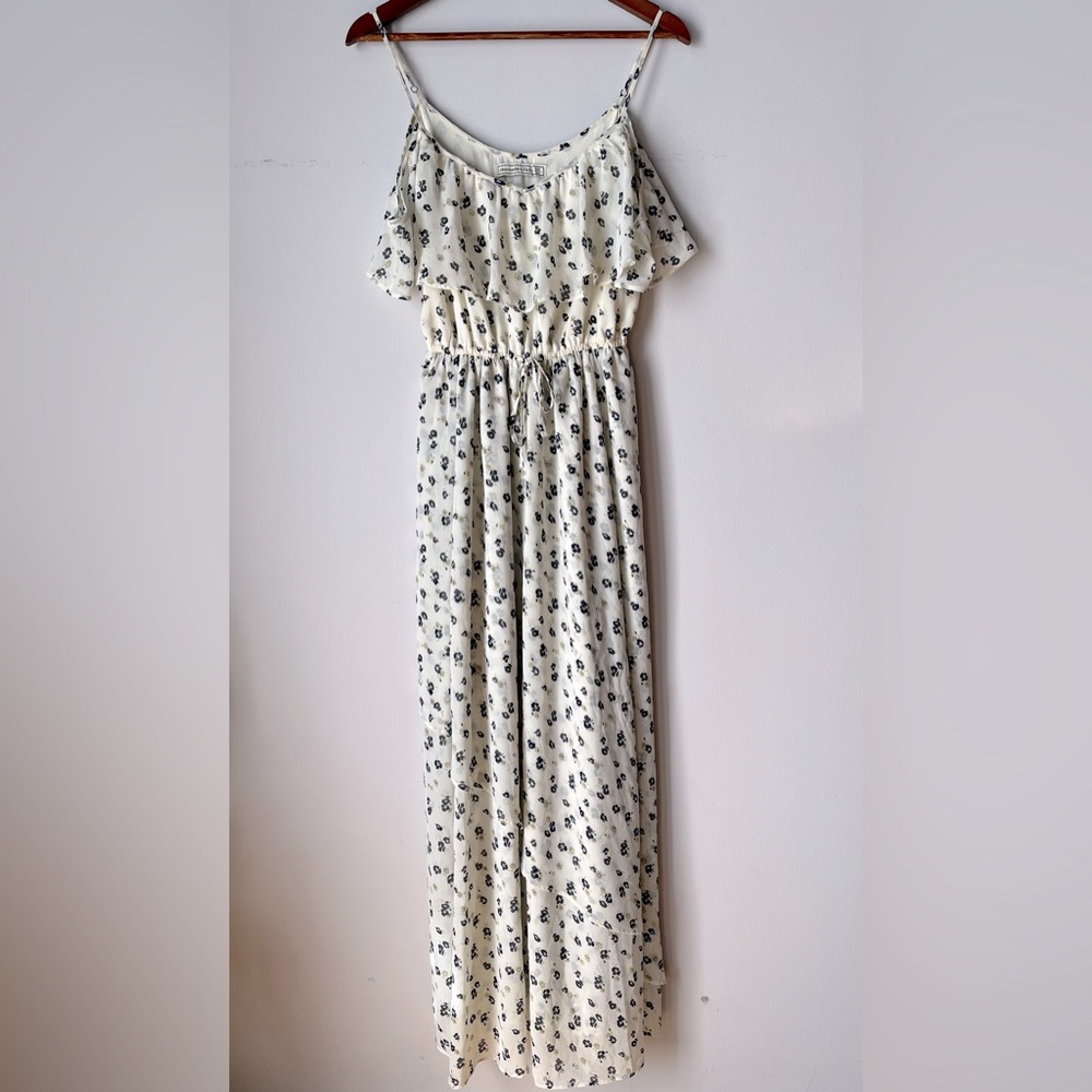 Abercrombie Off the Shoulder White w/Blue Floral Detail Maxi Dress, M